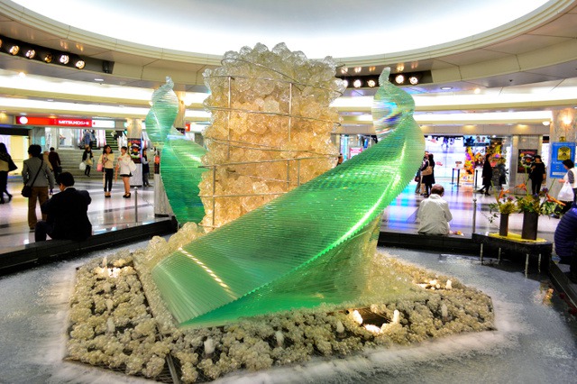 クリスタル広場